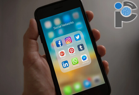 Social media apps on a smart phone